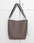 AALLYN Jolina Bucket Tote Wood Berry