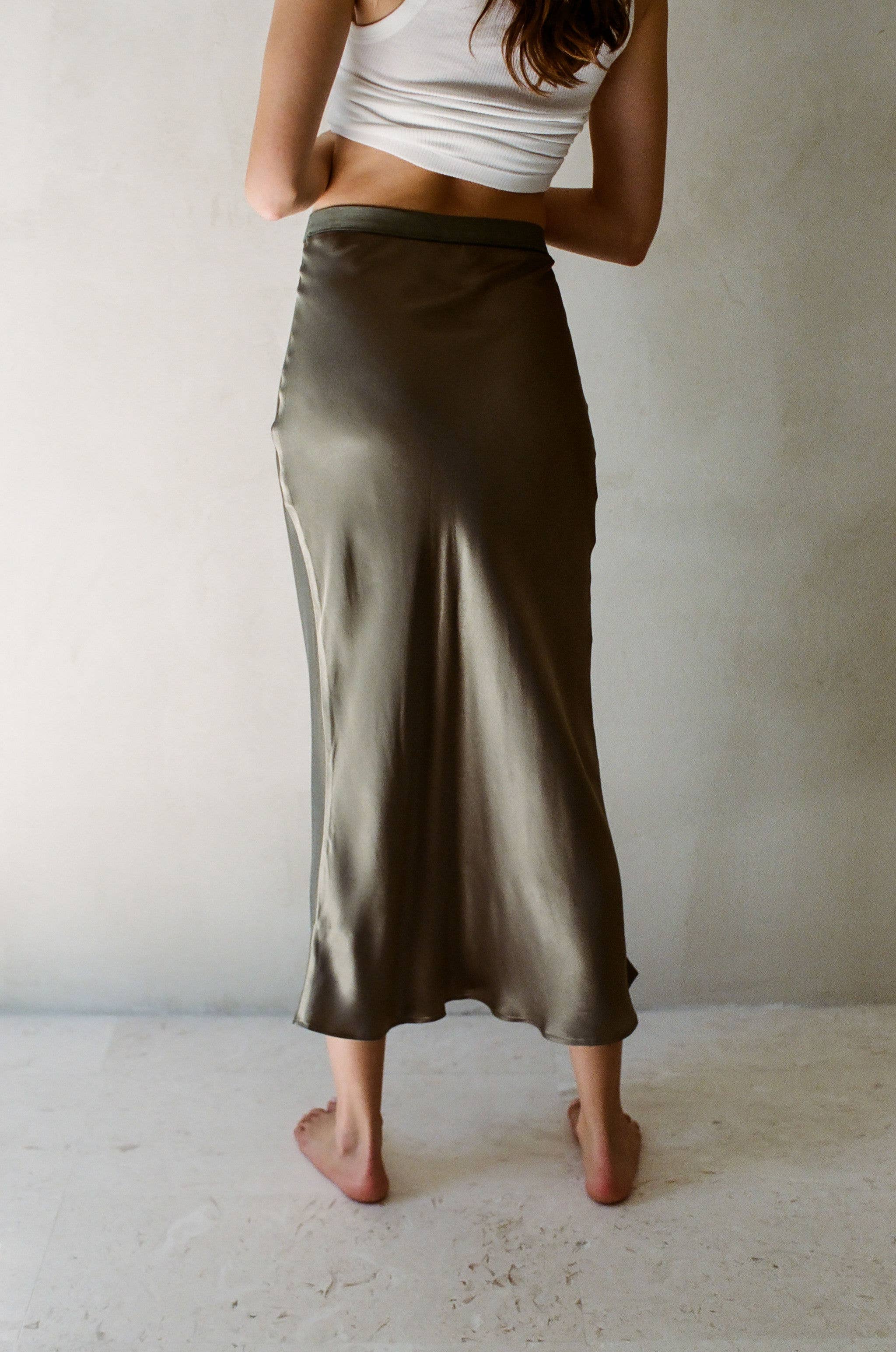 新品タグ付 ella satin twill skirt By Tess Ella Skirt – Hats to Hose
