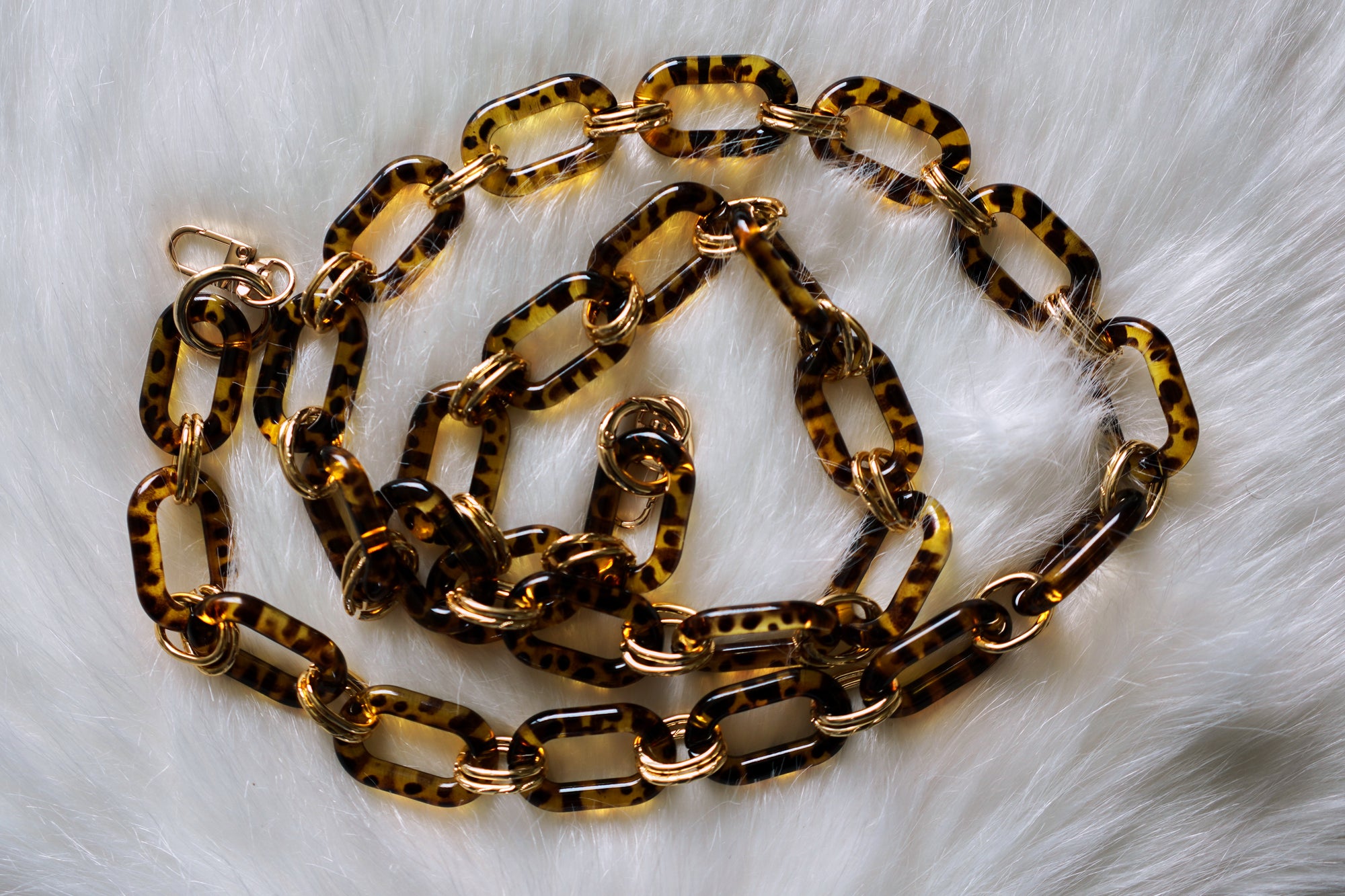 Fritz Chain-Link Shoulder Strap Lucite - The Flaunt