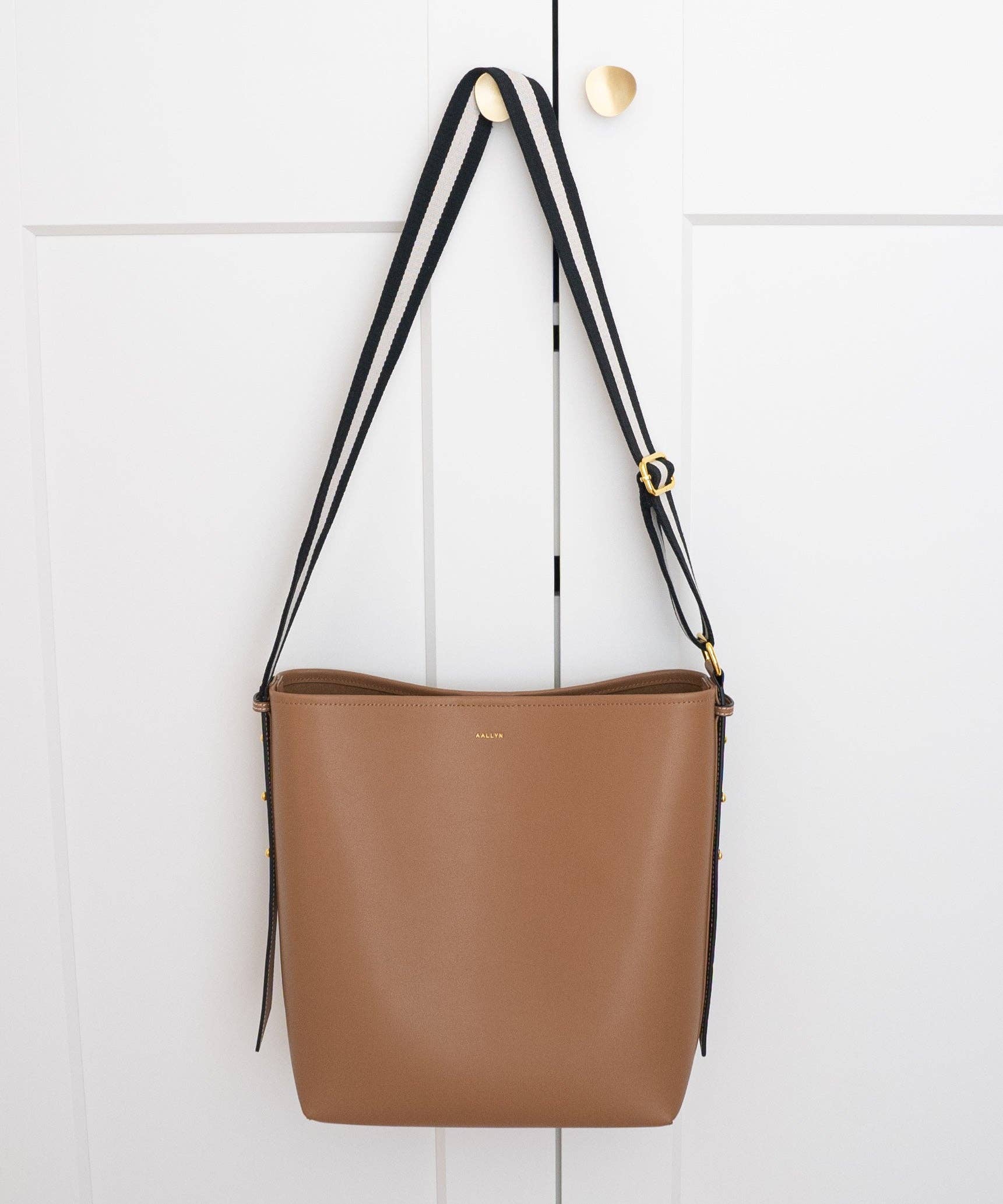 AALLYN Jolina Bucket Tote Tobacco