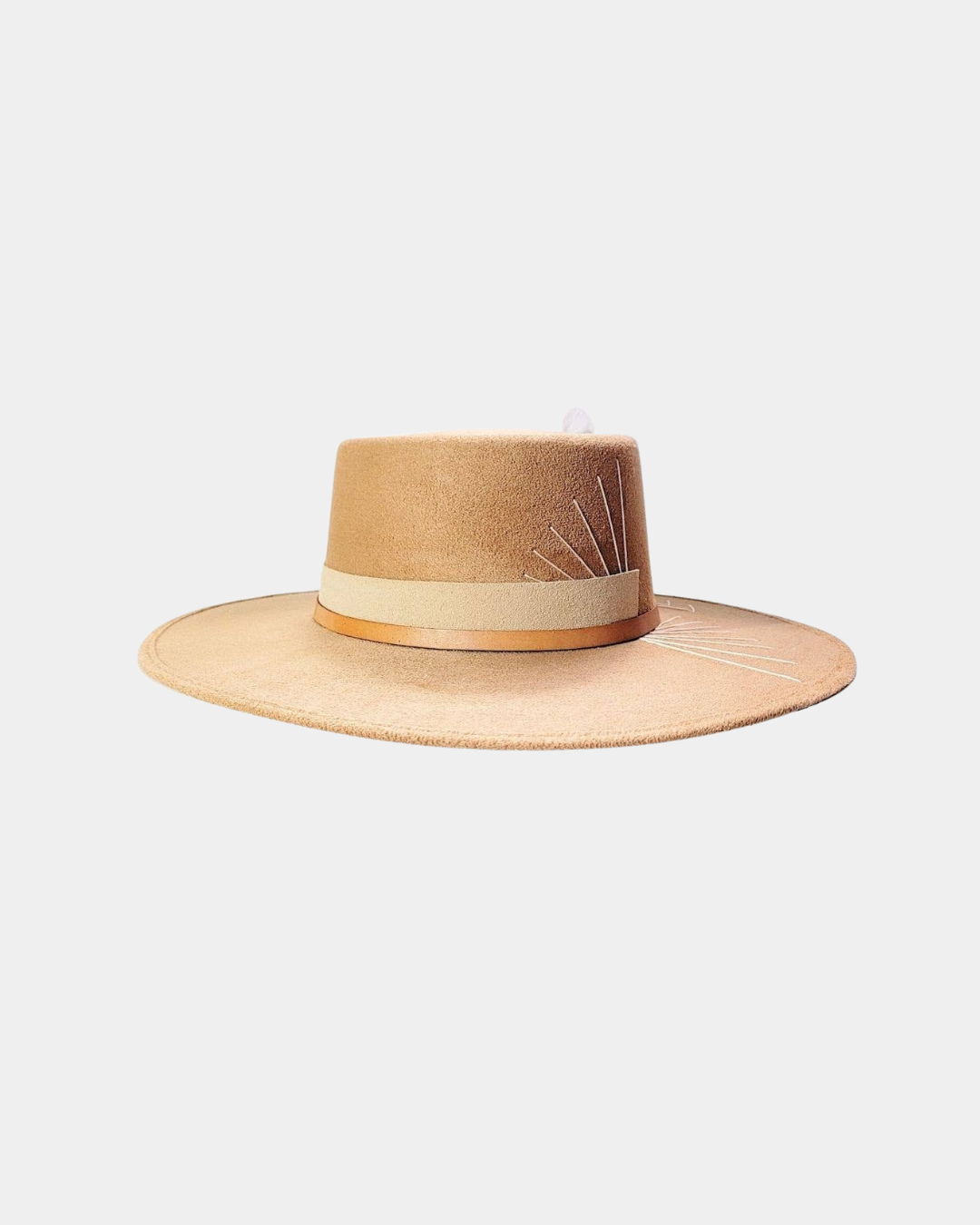 Angled view of the structured women’s hat.